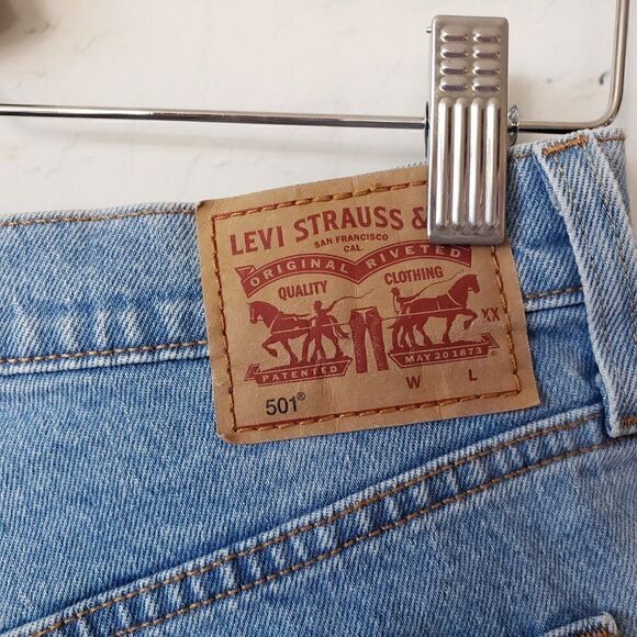 Levis 501 Womens Jean Shorts Size 28 Waist Bleach Acid Wash Denim Button Fly - Picture 7 of 10